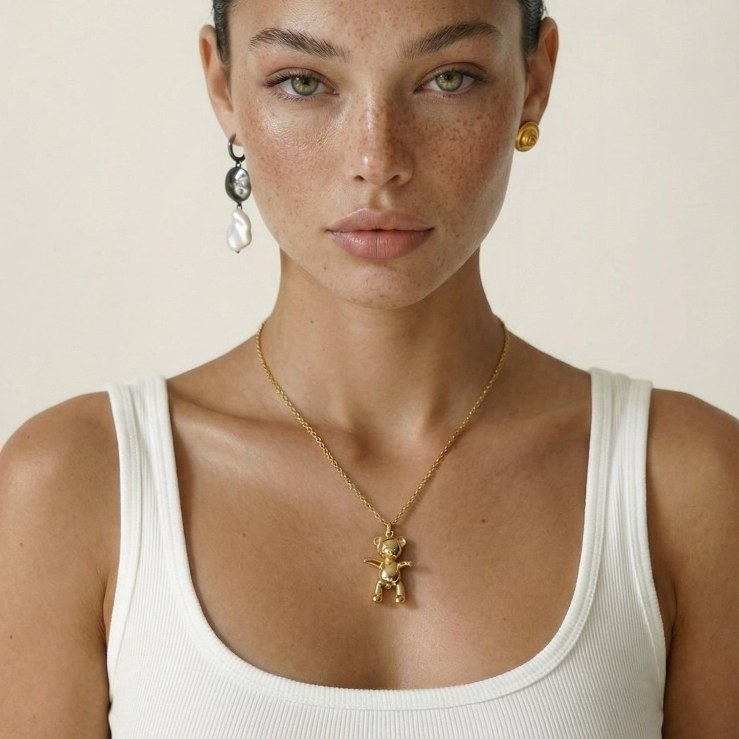 Bare Hug Necklace - Yellow Gold , large (40 mm)