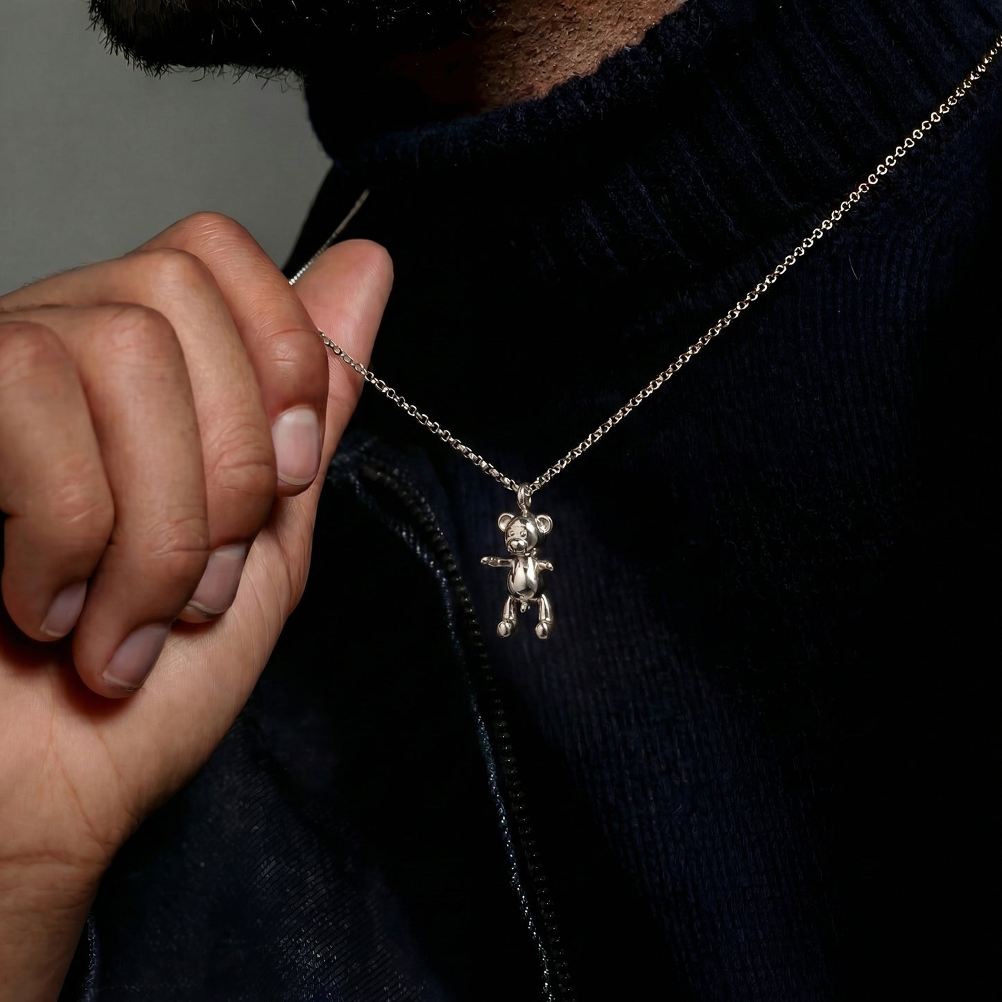 White Gold - Bare Hug Necklace - Small (25 mm)