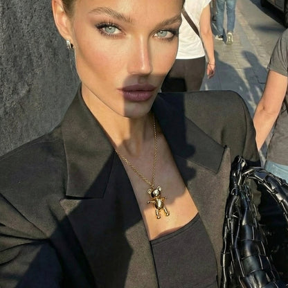 Bare Hug Necklace - Yellow Gold , large (40 mm)